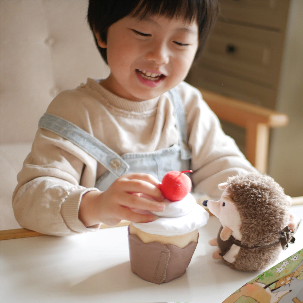 [現貨] 日本直送 Amanoppo 嬰兒毛絨玩具和圖畫書嬰兒禮盒套裝 - BB Dressup
