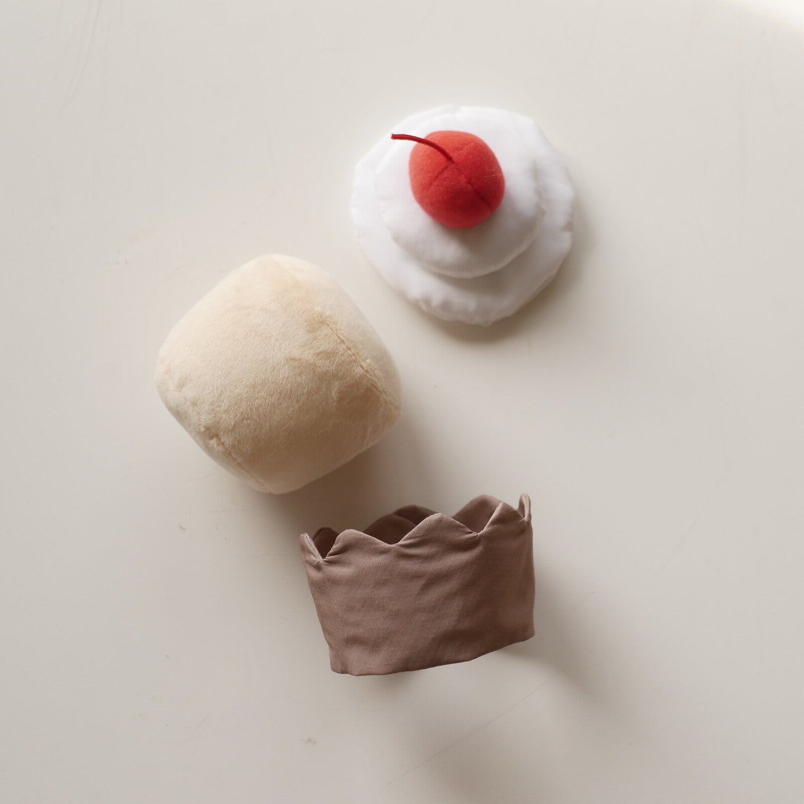 [現貨] 日本直送 Amanoppo 嬰兒毛絨玩具和圖畫書嬰兒禮盒套裝 - BB Dressup