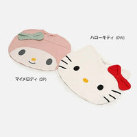 粉紅色女童 T 恤，印有立體緞帶設計的 Kitty 與 My Melody 角色圖案。