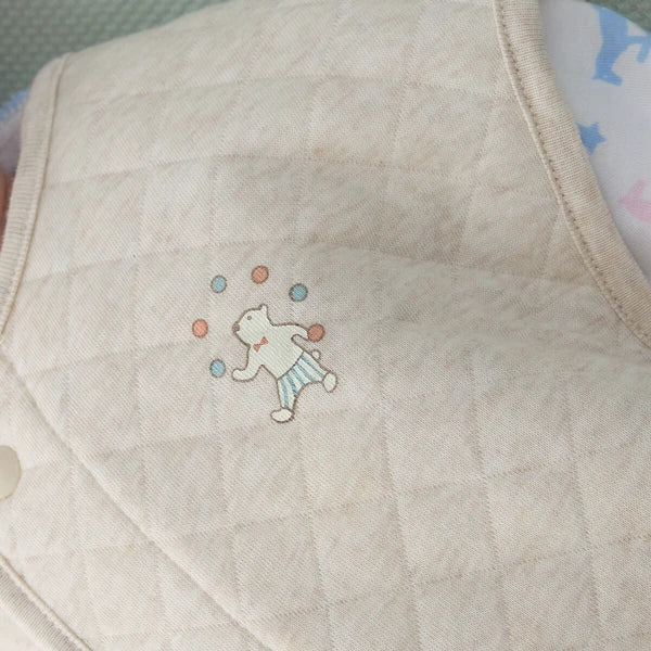 [現貨] 日本直送Combi Mini 嬰兒米色小熊針織布保暖無袖睡衣 (50-80cm) - BB Dressup