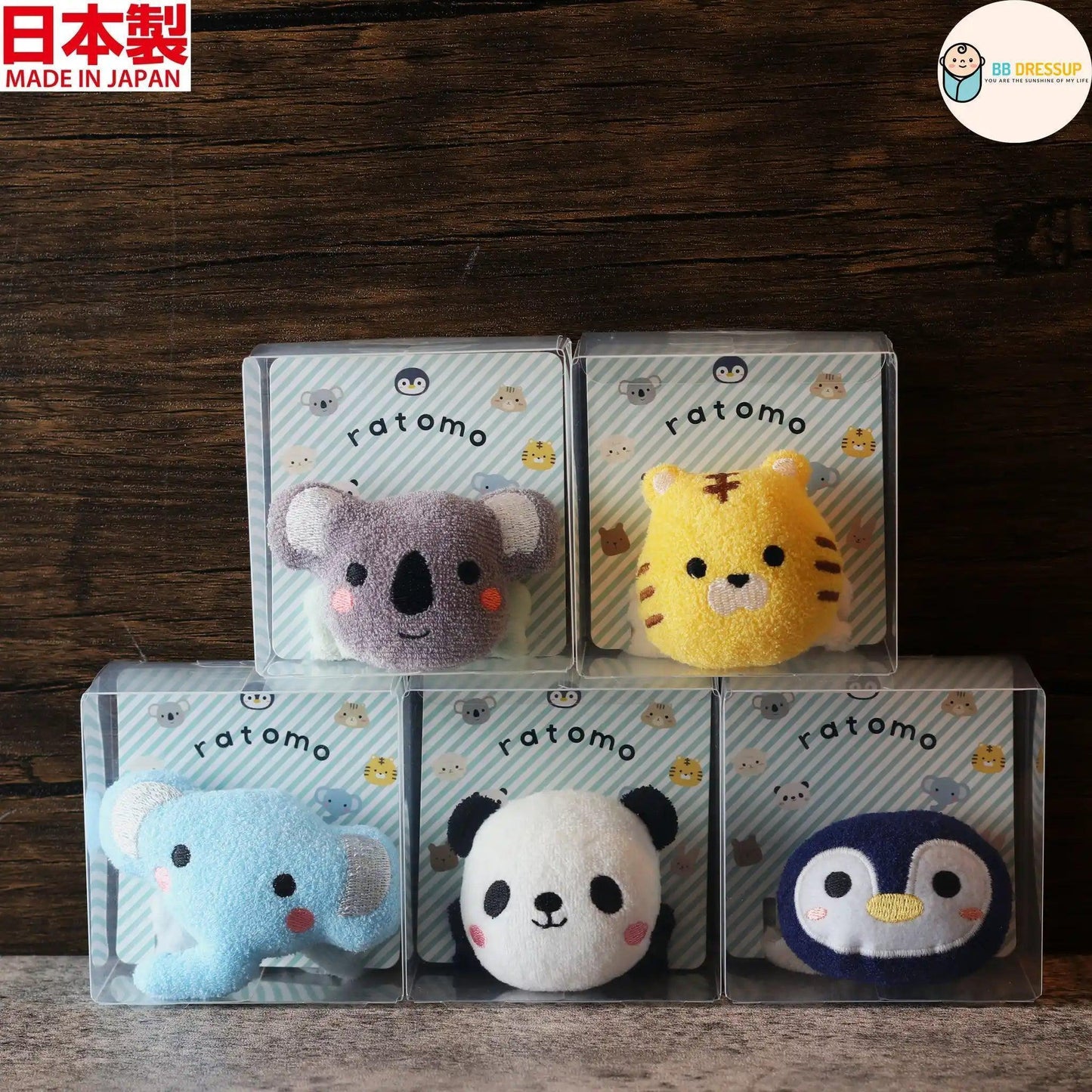 日本手工縫製嬰兒搖鈴手環，細膩布料質感與可愛動物造型。