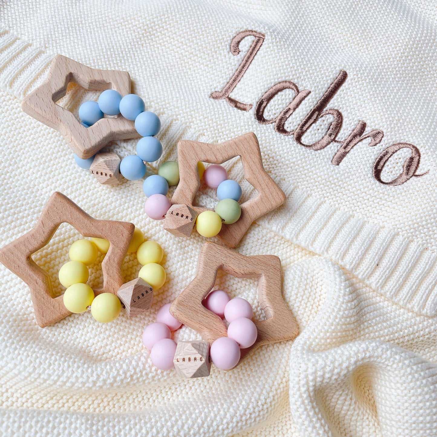 [現貨] 日本製 Labro 嬰兒矽膠配天然木製出牙之星 星形玩具 (粉紅/粉藍)