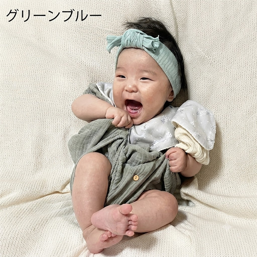Lien de famille 髮帶，結合細膩羅紋與柔和色調，層次感十足。