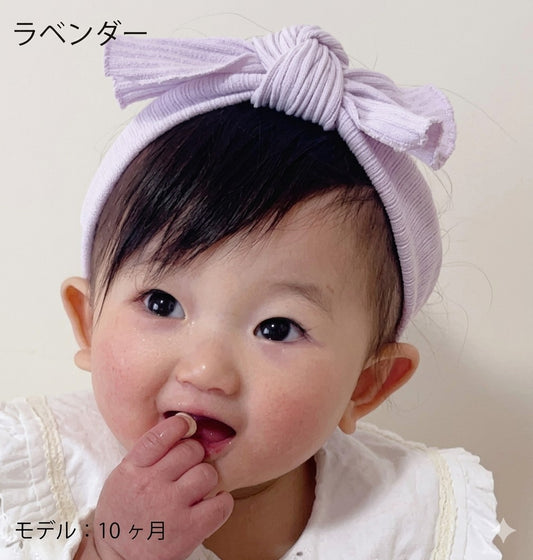 粉紫色羅紋髮帶，增加短髮寶寶之少女感造型。