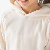 [現貨] 日本直送 OMNES 女童裝白色抓絨帶帽衛衣 (100-130cm) - BB Dressup