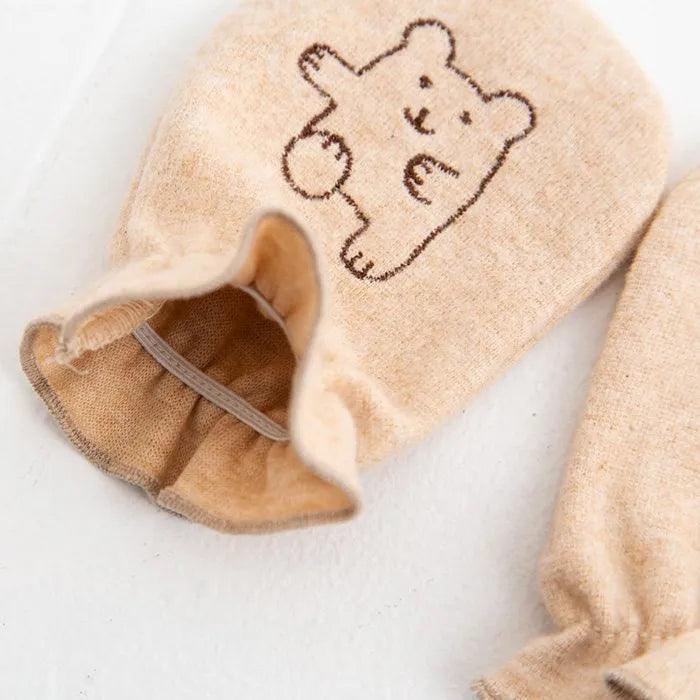 100% 有機棉材質，觸感柔軟且具備優良透氣性。