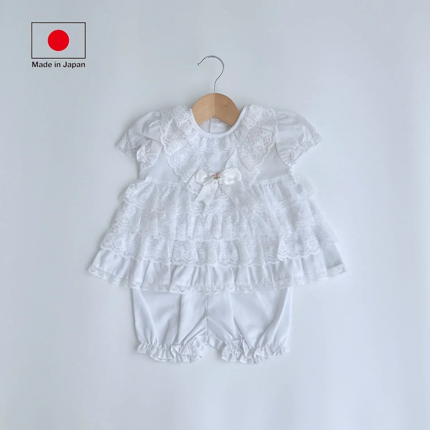 [現貨] 日本製Three Arrorw白色純棉3層蕾絲束腰外衣和燈籠褲 (兩件裝) - BB Dressup