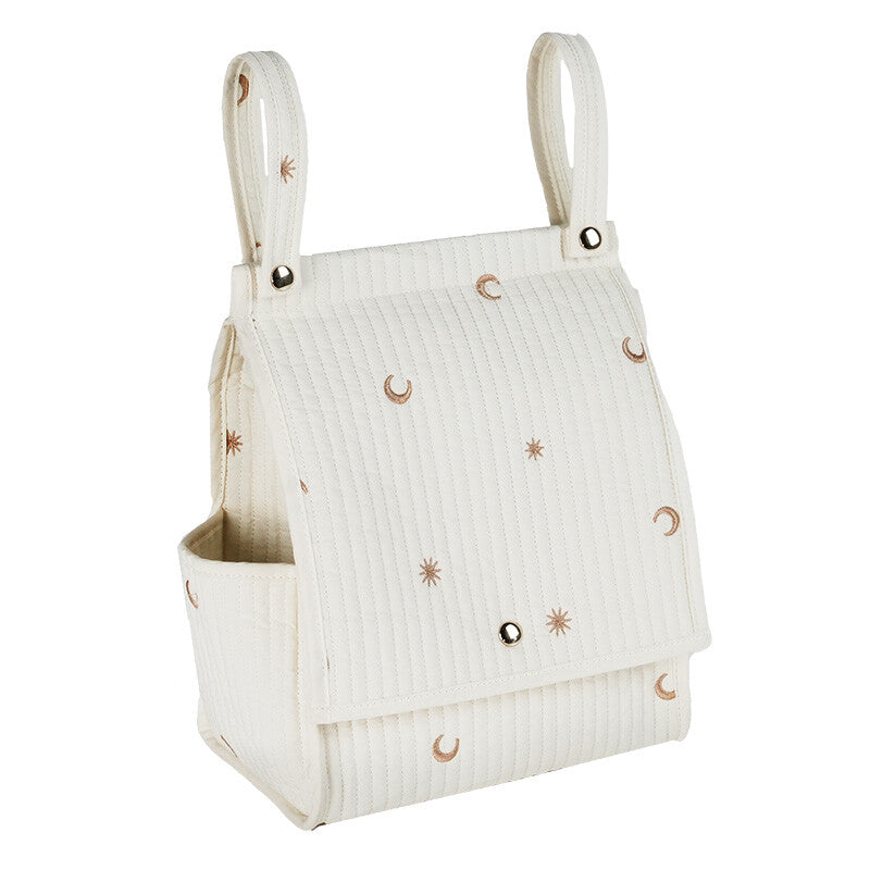 [現貨] 日本直送 atRise 白色刺繡懸掛式尿布收納袋 - BB Dressup