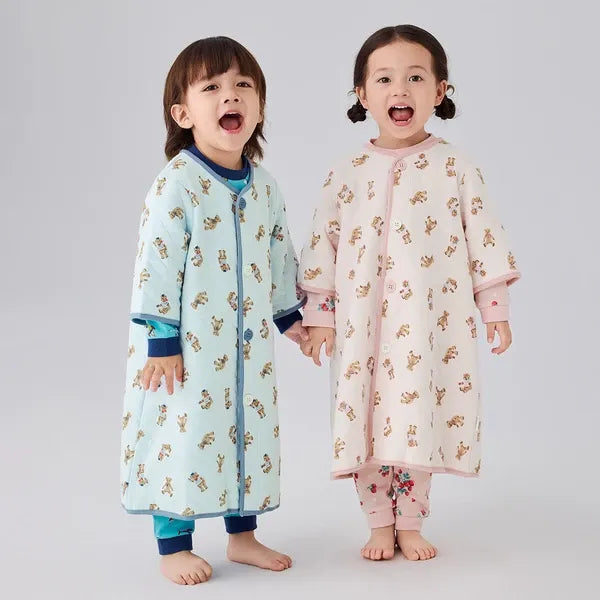 [現貨] 日本直送Combi Mini 嬰兒粉紅長袖保暖絎縫睡袍/睡衣 (80-90cm) - BB Dressup