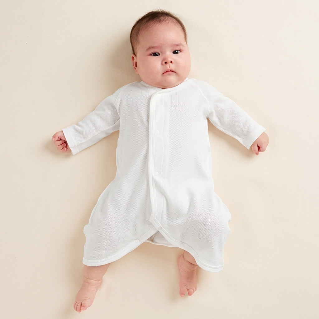 [現貨] 日本直送Combi Mini 初生嬰兒 白色100%純棉柔軟魔術貼連身衣 (50-70cm)