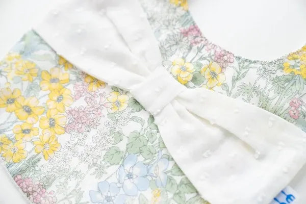 [現貨] 日本製Creme Chantilly初生嬰兒黃色蝴蝶口水肩/襪仔禮盒 - BB Dressup