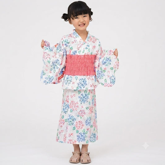 高品質刺繡與棉質材質嬰兒和服，觸感柔軟且精緻，適合節慶使用。