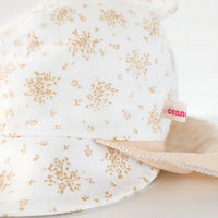 [現貨] 日本製 Shapox防UV 白色小花柄小熊日遮帽 - BB Dressup