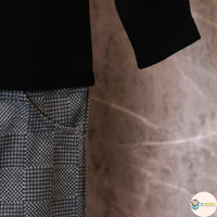 [現貨] 日本直送 Aenak 男童裝 黑色V領恤衫造型嬰兒連身衣 (70-80cm) - BB Dressup