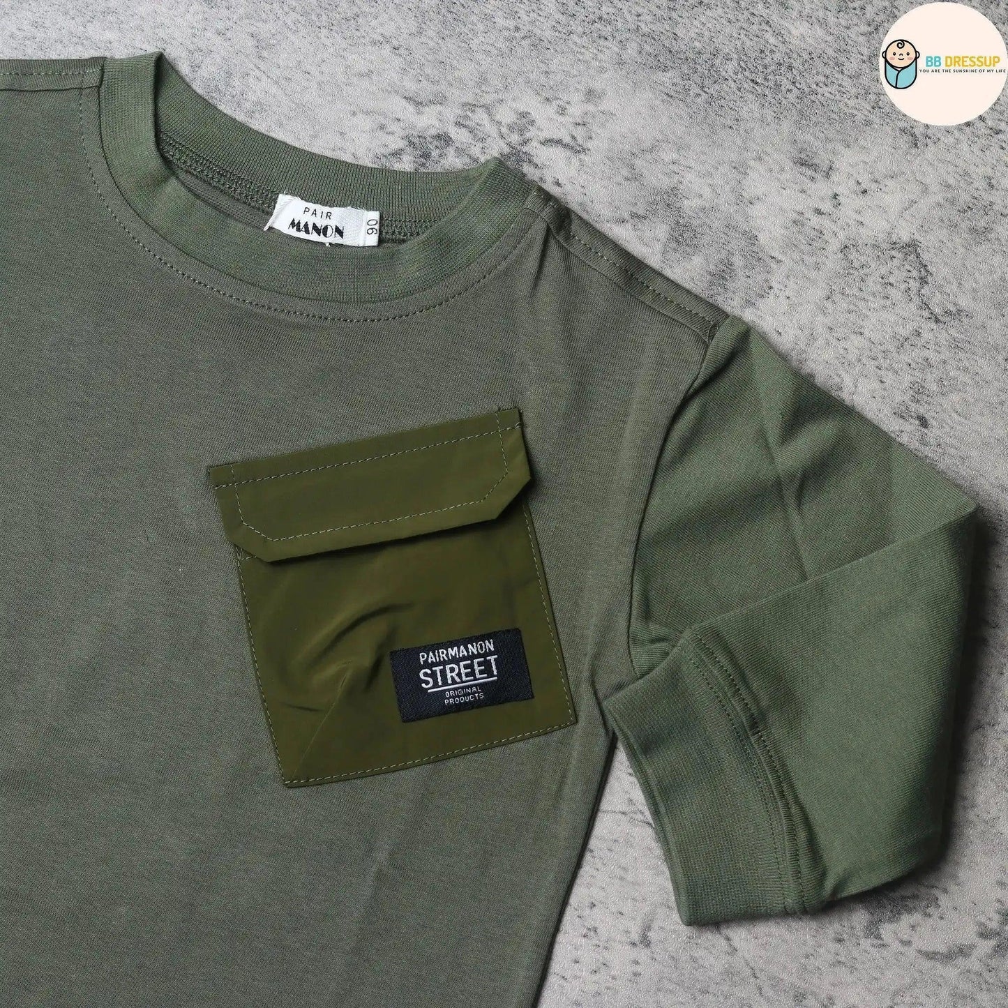 [現貨] 日本直送 Pairmanon 童裝 軍綠色配胸袋 長袖T恤 (90cm) - BB Dressup